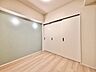 寝室：快適に・伸びやかに。心の潤いを求める方々へ。