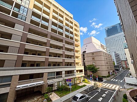 陽当たり・通風・開放感に恵まれた環境です。