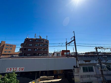 眺望や窓からの景色が良いと、家で過ごす時間も快適です。