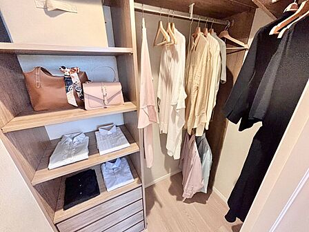家電やスーツケース、ストック品など何でも片付く嬉しい空間です。