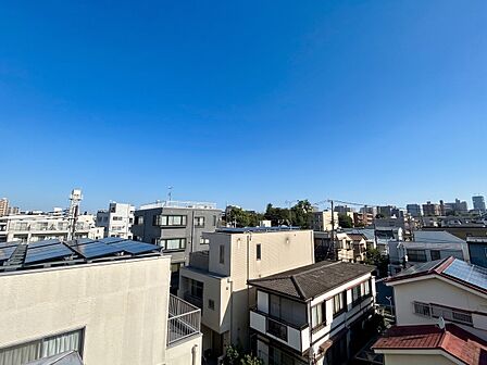 陽当たり・通風・開放感に恵まれた環境です。