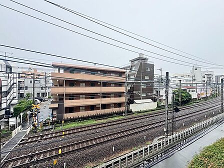 陽当たり・通風・開放感に恵まれた環境です。