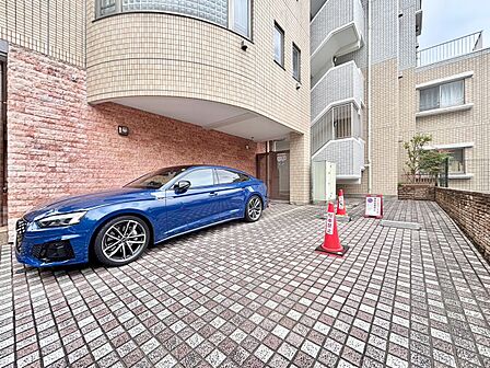 駐車スペースが嬉しいですね。※空き状況は都度ご確認下さい。