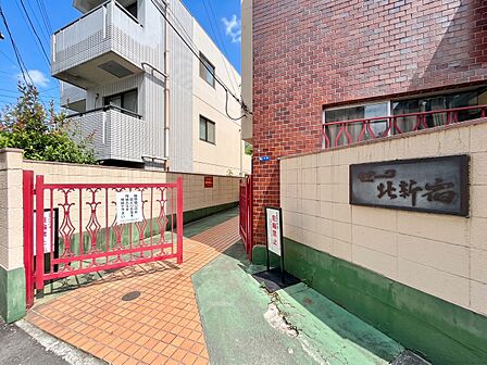 上質感漂う玄関アプローチです。