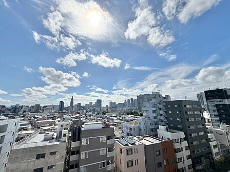 陽当たり・通風・開放感に恵まれた環境です。