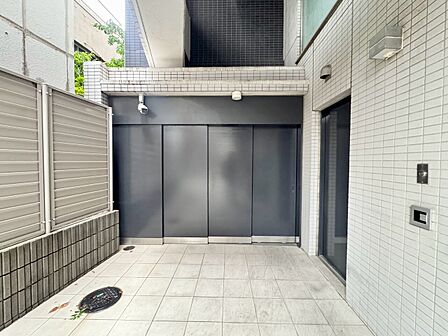 ゴミ置場。綺麗に管理されております。