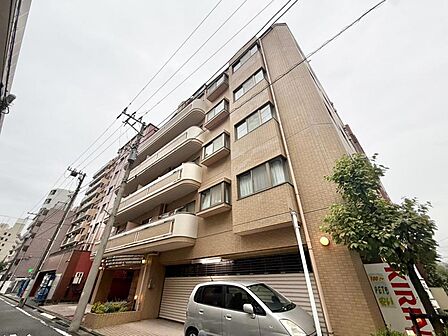 飽きのこないシンプルモダンな外観です。