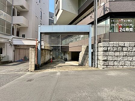 駐車スペースが嬉しいですね。※空き状況は都度ご確認下さい。