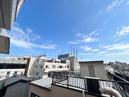 眺望や窓からの景色が良いと、家で過ごす時間も快適です。
