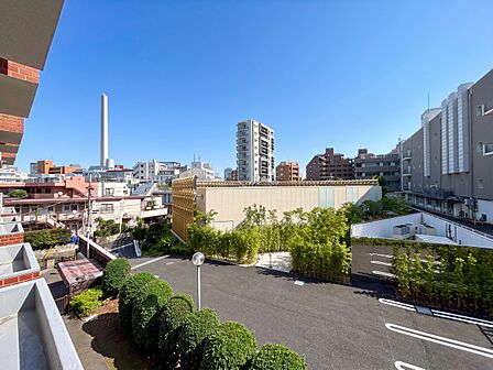 眺望や窓からの景色が良いと、家で過ごす時間も快適です。