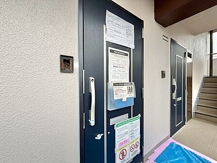 清潔感のある落ち着いた雰囲気の玄関です。