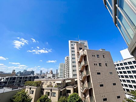 眺望や窓からの景色が良いと、家で過ごす時間も快適です。