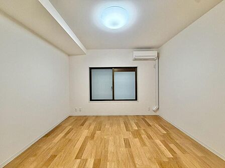 シンプルな内装と偏り過ぎないデザインで統一しました。