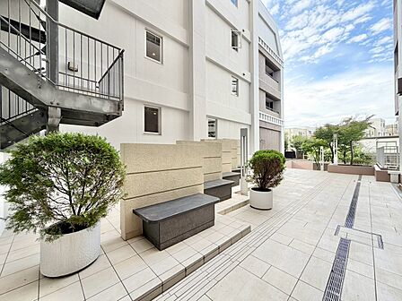 アクセスに優れ、ビジネスにもプライベートにも広範囲にカバーします。