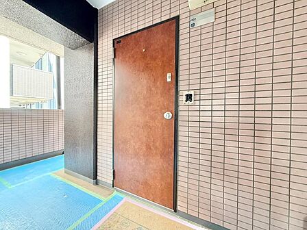 清潔感のある落ち着いた雰囲気の玄関です。