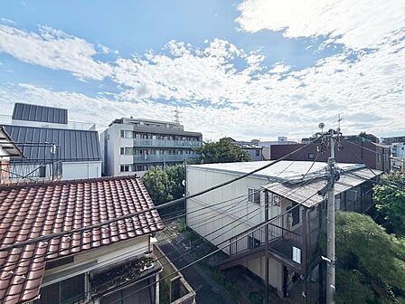 眺望や窓からの景色が良いと、家で過ごす時間も快適です。