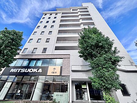飽きのこないシンプルモダンな外観です。