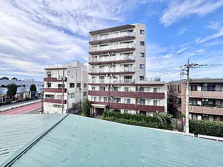 陽当たり・通風・開放感に恵まれた環境です。