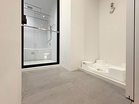 十分な広さの脱衣所。