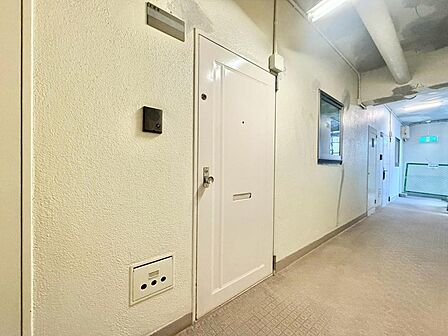 清潔感のある落ち着いた雰囲気の玄関です。
