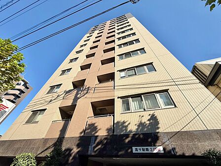 忙しく過ぎゆく日常を置き去るほど、ゆったりした時間が流れる住環境。