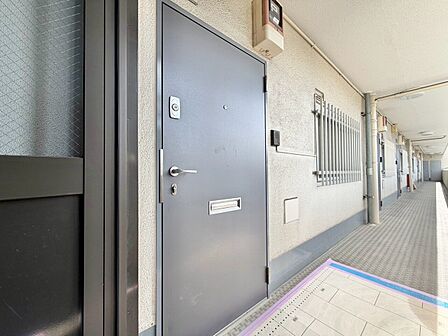 清潔感のある落ち着いた雰囲気の玄関です。