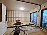 室内：通風・採光に優れ、心地よい光と風が溢れています。