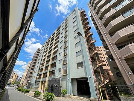 飽きのこないシンプルモダンな外観です。