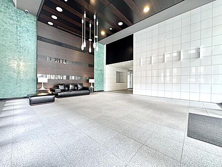 館内は静寂な中が保たれており、管理が行き届いている印象を受けました。