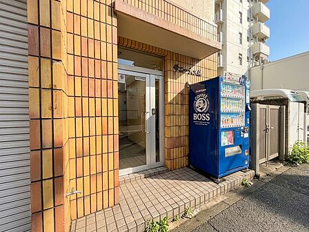 上質感漂う玄関アプローチです。