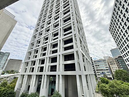 陽当たり・通風・開放感に恵まれた環境です。