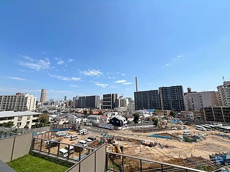 眺望や窓からの景色が良いと、家で過ごす時間も快適です。