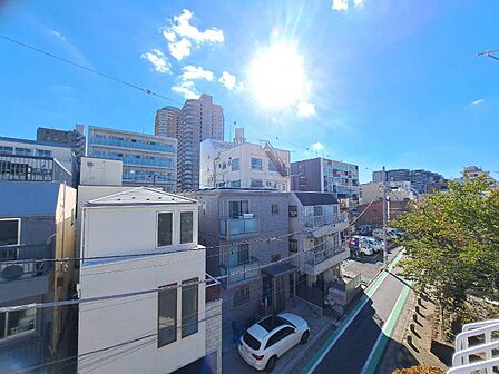 眺望や窓からの景色が良いと、家で過ごす時間も快適です。