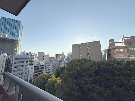 陽当たり・通風・開放感に恵まれた環境です。