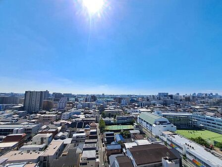 陽当たり・通風・開放感に恵まれた環境です。