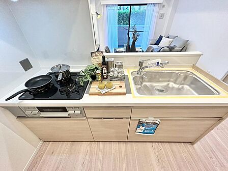 開放感のあるキッチンスペース。調理をしながら、会話も弾みそうですね。
