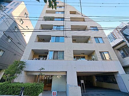 飽きのこないシンプルモダンな外観です。