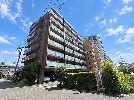 飽きのこないシンプルモダンな外観です。