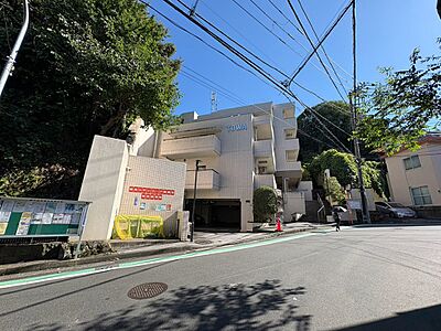 外観：飽きのこないシンプルモダンな外観です。