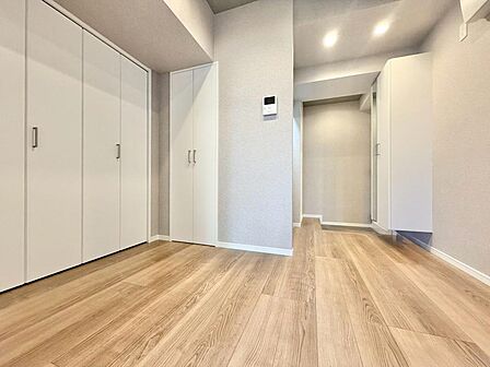シンプルな内装と偏り過ぎないデザインで統一しました。