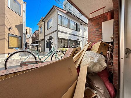 朝の澄んだ空気や、夕方に吹く清々しい風を感じられるバルコニー。