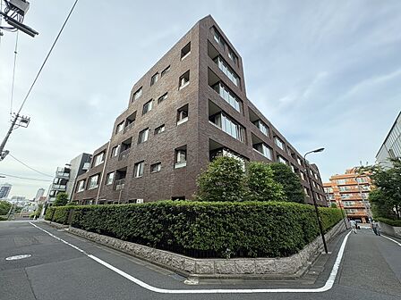 飽きのこないシンプルモダンな外観です。