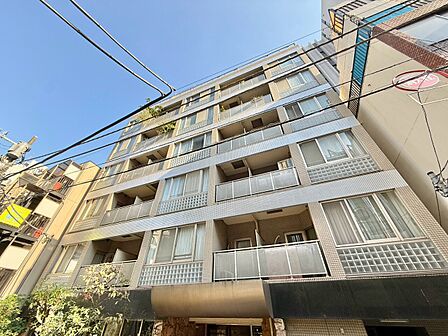 飽きのこないシンプルモダンな外観です。