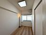 子供部屋：清かで艶やかな時間をもたらしてくれる室内です。