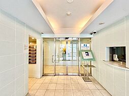 街の環境と住む人の暮らしを第一に考え、そこでしかできないエントランスを作り出されたこだわり。