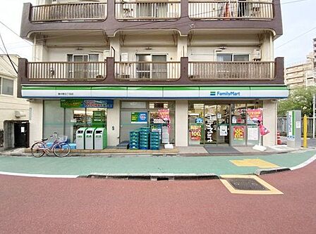 ファミリーマート東中野五丁目店 140m