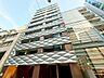 外観：高貴な雰囲気を纏う外観。クオリティを追求した快適な空間が住まう方の心を満たします。