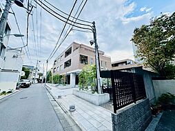 穏やかな住環境と充実の生活利便性を備えたこの地で誇りに思える住まいを実現。