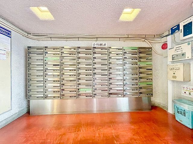 エントランス 秀和青南レジデンス 2階/-