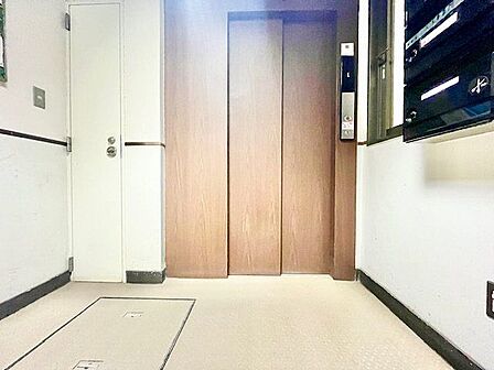 エレベーター有。